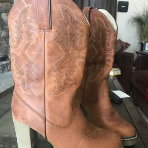 Great shape! Roper - healed cowgirl boots